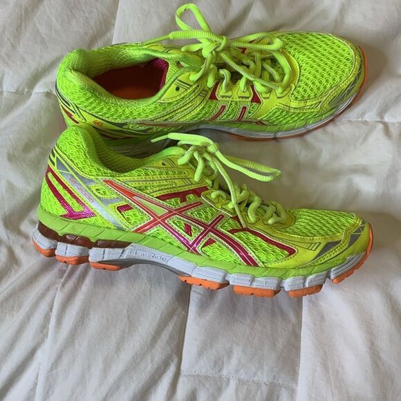 ASICS, ladies GT 2000, dynamic duo max running shoes, size 6.5 - Picture 2 of 13